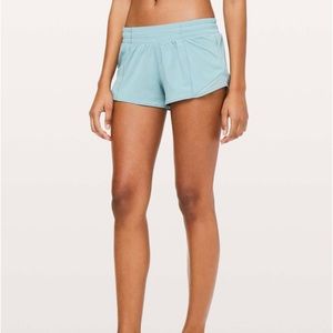 Lululemon 🍋Cloud Blue Hotty Hot Shorts